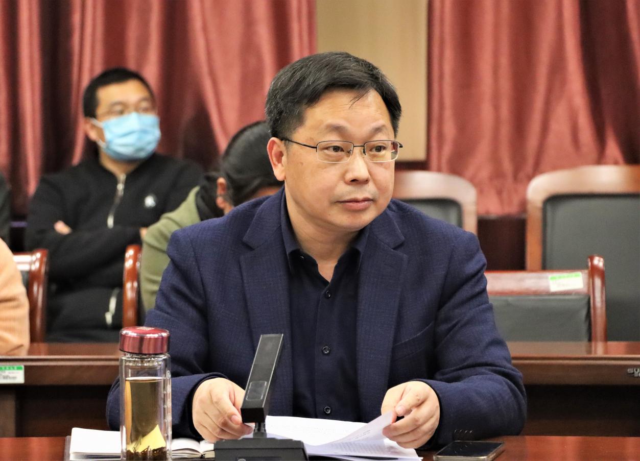 说明: 教职工2蔡经理 说明: 教职工2蔡经理