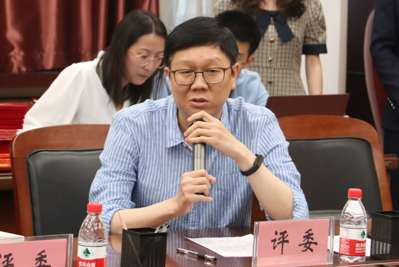 说明: E:\网站公众号维护\2021年\5月\0525公司党委书记王桂为师生党员上党课\新建文件夹 (3)\IMG_2471.JPG 说明: E:\网站公众号维护\2021年\5月\0525公司党委书记王桂为师生党员上党课\新建文件夹 (3)\IMG_2471.JPG